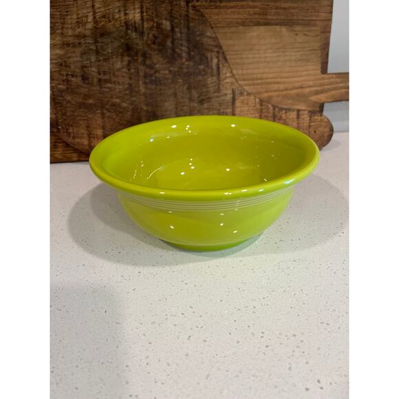 Fiesta Fiestaware 9” bowl in lemongrass green - Picture 1 of 2